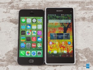 Sony-Xperia-Z1-Compact-vs-Apple-iPhone-5s-01
